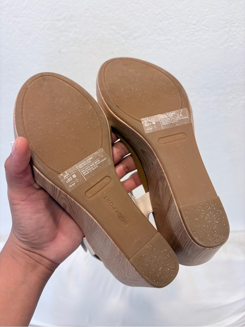 Rockport White Leather Slingback Sandals with Gold Buckle - Picture 3 of 4